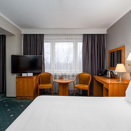 เมอร์เคียว ตเชสโตโชวา เซนทรุม Hotel เชสโตฮอวา ภายนอก รูปภาพ