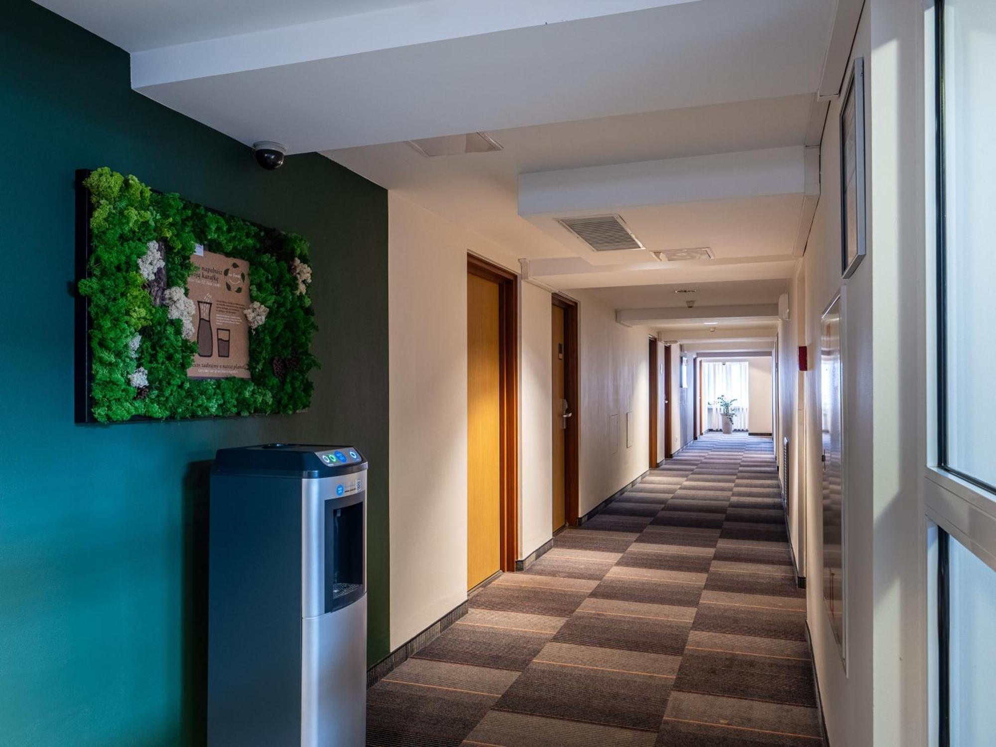 เมอร์เคียว ตเชสโตโชวา เซนทรุม Hotel เชสโตฮอวา ภายนอก รูปภาพ