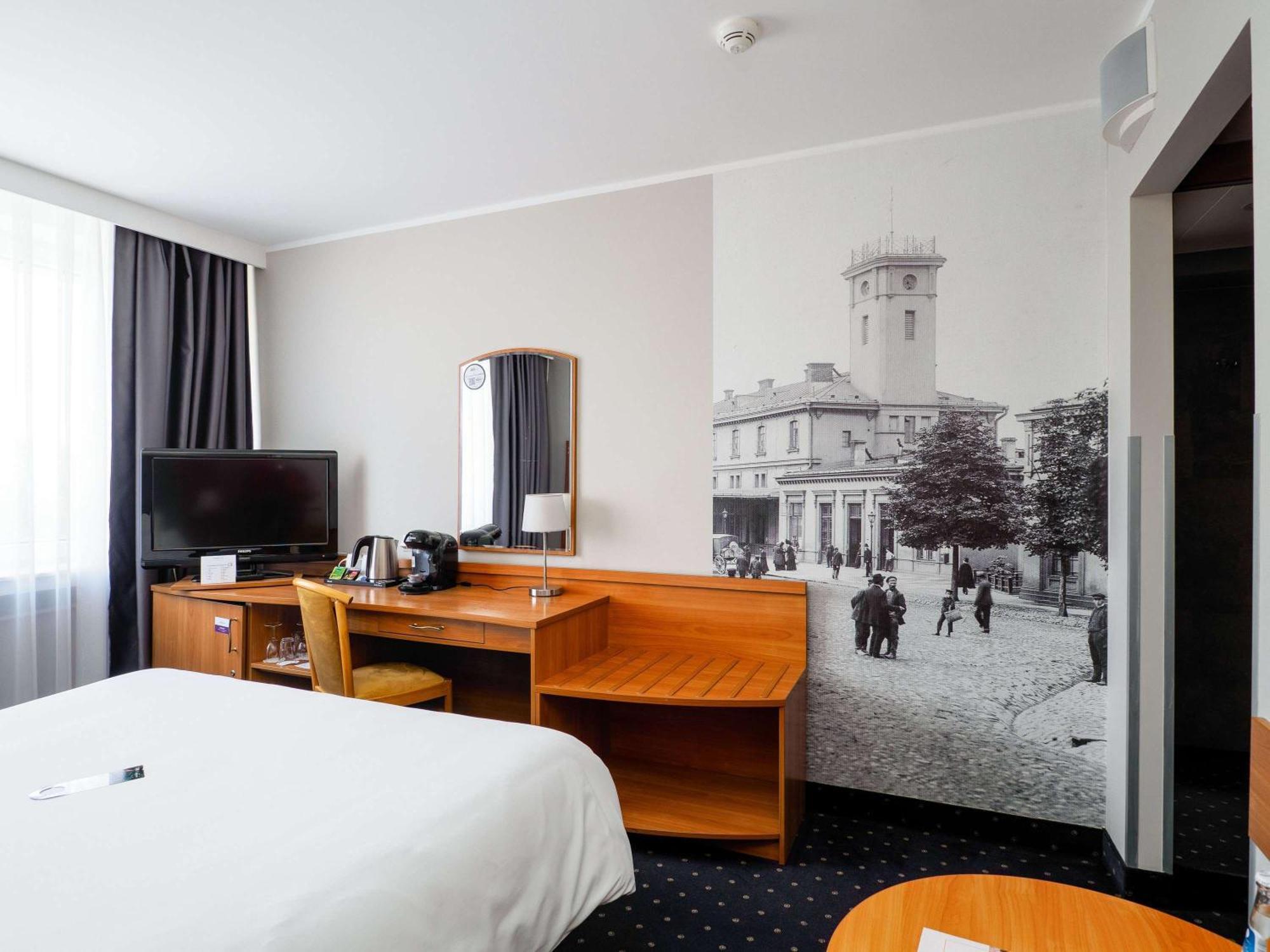 เมอร์เคียว ตเชสโตโชวา เซนทรุม Hotel เชสโตฮอวา ภายนอก รูปภาพ